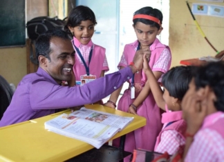 Un profesor dintr-un sat din India, câştigătorul din acest an al premiului Global Teacher Prize VIDEO