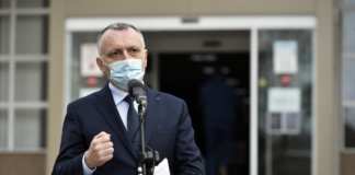 Reacția ministrului Educației după ce elevii au cerut desfășurarea cursurilor în sistem exclusiv online în prima săptămână de școală