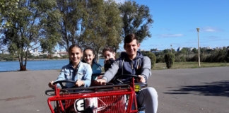 Povestea unui profesor ”de gașcă”, susținător al învățării prin descoperire. Provine dintr-o familie cu nouă frați și toți au îndeplinit un vis al părinților