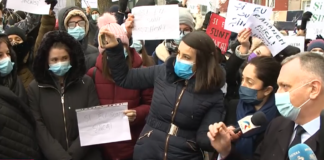 A patra zi de proteste, la Colegiul ”Gheorghe Șincai” din Capitală. Ministrul Educației: ”Nu va fi nicio relocare în acest an școlar” UPDATE