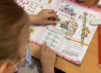 Matematica învățată cu ajutorul boabelor de fasole la clasa pregătitoare. Claudia Chiru: „Copilul se simte în largul lui și nu îi este frică să greșească”