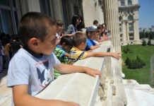 Senatul Copiilor, organizat de 1 Iunie în grădina Palatului Parlamentului. La ce activități vor putea participa cei mici