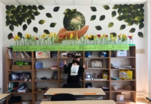 Sală de clasă, pictată de o elevă de clasa a VII-a. Școala colorată în care învață Lavinia are ceainărie literară și spații de învățare în aer liber FOTO