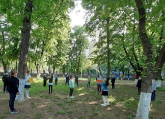 Matematica exersată în pași de dans la clasa învățătoarei care îmbină trei discipline într-un Club de lectură: ”Totul vine din dragostea pentru copii”