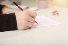 Proiect de ordin privind temele pentru acasă. Noutăți: monitorizarea respectării duratei temelor și feedback anual de la elevi și părinți