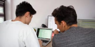 Ce idei de afaceri au liceenii și studenții din România. Cei șapte finaliști care și-au găsit mentorii în ediția a doua ”Tinerii în Arenă”