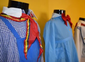 Şcoala de altădată: Expoziție cu aproape 1.500 de accesorii şcolare din ultimii 100 de ani, deschisă la Muzeul ”Casa Mureşenilor” FOTO