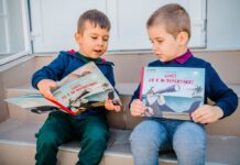 „Ghici, ce e în depărtare?”: 120.000 de cărţi donate copiilor de grădiniță din medii defavorizate şi educatorilor din sistemul public de învăţământ