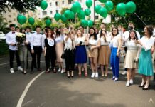 Mesajul unei eleve, la final de liceu: „Doamna profesoară, promit să îmi întind mereu aripile până în punctul în care îmi doresc să fiu și să vă fac mândră”