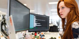 Liceenii ajută IMM-urile să facă primii pași spre digitalizare: ”Construirea site-ului a fost un challenge pentru mine pe partea de design”