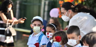 Ziua Învățătorului, sărbătorită pe 5 iunie: ”De acolo, de la clasele primare, a început marea aventură a vieţii pentru fiecare copil care astăzi a devenit adult”