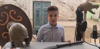 Un copil pasionat de istorie. La doar 9 ani, Alexandru realizează ateliere online și este ghidul celor mici la Muzeul Național de Istorie VIDEO