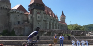 Festivitate de absolvire la clasa a VIII-a, cu momente amuzante și diplome speciale: ”Rebelul clasei”, ”Aerianul clasei” sau ”Bossul clasei” VIDEO