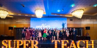 Profesorii, la Gala SuperTeach: Noi, ca dascăli, avem în mâinile noastre inimile copiilor, operăm cu ele/Pentru mine, a fi dascăl e o muncă dureros de dulce
