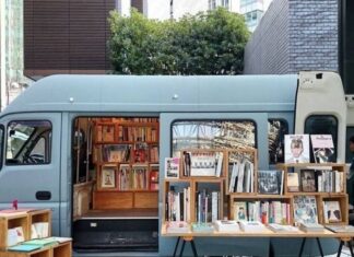 În satele clujene va poposi BookTruck, o bibliotecă mobilă de unde copiii și tinerii pot împrumuta cărți. Proiectul, inițiat de două asociații