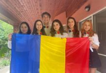 Campionatul Mondial de Dezbateri pentru Elevi: Echipa României, locul 8 în lume și cea mai bună echipă vorbitoare de engleză ca limbă străină