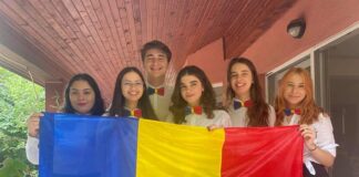 Campionatul Mondial de Dezbateri pentru Elevi: Echipa României, locul 8 în lume și cea mai bună echipă vorbitoare de engleză ca limbă străină