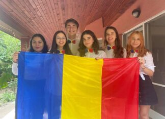 Campionatul Mondial de Dezbateri pentru Elevi: Echipa României, locul 8 în lume și cea mai bună echipă vorbitoare de engleză ca limbă străină