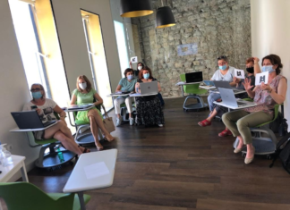 Cinci profesori de la școala din satul Vadu-Părului au participat, în vacanța de vară, la cursuri de formare în cadrul programului Erasmus+