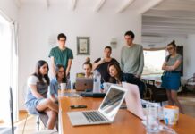 Studiu. Provocările Generației Z, în 2021: lipsa resurselor și a educației financiare, ghidarea în carieră și gestionarea emoțiilor