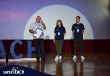 SuperTeach Reșița. Profesor: ”Dacă vrem să le dezvoltăm copiilor gândirea critică, trebuie să o facem la fiecare oră.” Ce își doresc elevii