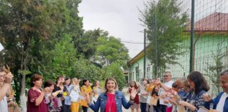 Învățătoarea Diana Brătucu: Eu aș vrea o școală a oamenilor, o școală a încrederii. Un copil învață cu bucurie atunci când este curios și nu are frică