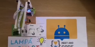 Activități de robotică și programare la o școală din Brașov. Elevii au învățat cum se construiește lampa smart și ce reprezintă „Zarul virtual”