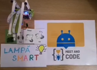 Activități de robotică și programare la o școală din Brașov. Elevii au învățat cum se construiește lampa smart și ce reprezintă „Zarul virtual”