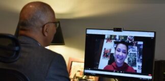 Programul FLEX, în varianta online. Iasmina Angheluță, elevă la un liceu din Vaslui, a avut șansa în clasa a XI-a să discute live cu politicieni americani