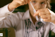 Ce părere au elevii despre utilizarea testelor pe bază de salivă. 96% dintre ei spun că testarea are loc acasă, nu la școală – sondaj