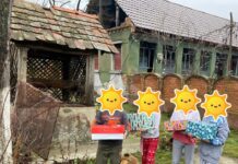 „Bucurie la cutie”: O campanie de Crăciun în care 1.500 de copii din mediul rural au primit daruri pregătite de elevi și profesori din Timișoara