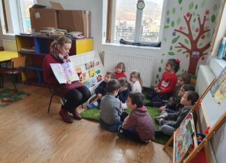 Cum a reușit o educatoare să pornească schimbarea în școală. La Salva, profesorii predau în echipă, copiii citesc și au activități în aer liber