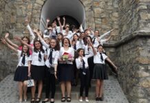 Ora fericirii, la un colegiu din Sfântu Gheorghe. Elevii învață „să gândească pozitiv, să se accepte mai ușor unii pe alții și să aprecieze micile bucurii”