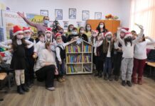 Scrisoare deschisă către ministrul Educației: Doi învățători, susținuți de elevi, părinți și profesori, solicită dotarea tuturor sălilor de clasă cu minibiblioteci