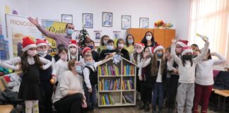 Scrisoare deschisă către ministrul Educației: Doi învățători, susținuți de elevi, părinți și profesori, solicită dotarea tuturor sălilor de clasă cu minibiblioteci
