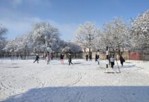Imagini din școală. Prima zi după vacanță pentru elevii clasei a III-a: Un altfel de Bingo, „borcanul magic” și Tombola 2022