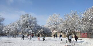 Imagini din școală. Prima zi după vacanță pentru elevii clasei a III-a: Un altfel de Bingo, „borcanul magic” și Tombola 2022