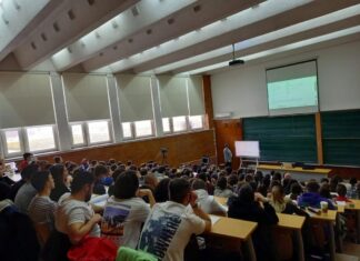 Pregătire gratuită pentru admiterea la facultate, organizată de Universitatea Politehnica din Bucureşti