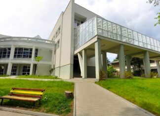 Peste 500 de studenți ai Universităţii „Ştefan cel Mare” din Suceava, dar și profesori, voluntari pentru refugiații din Ucraina