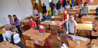Aproape 1.500 de copii ucraineni, înscrişi ca audienţi în şcolile şi grădiniţele din România, până vineri
