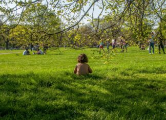 Elevii și preșcolarii vor intra vineri în vacanța de primăvară. Cursurile vor fi reluate luni, 2 mai