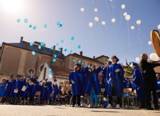 Elevii claselor a XII-a au încheiat cursurile. Examenul de Bacalaureat va începe pe 6 iunie cu probele de evaluare a competențelor