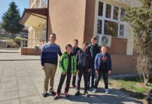 Fost olimpic, Cristian Rafiliu predă matematică în satul natal. La Titularizare a luat 9.95, cea mai mare notă din județ la această disciplină