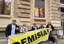 Protest la Ministerul Educației. Mai multe persoane au solicitat demisia lui Sorin Cîmpeanu, în urma acuzațiilor de plagiat