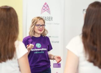 Technovation Girls: Program gratuit prin care elevele din România pot învăța să dezvolte aplicații de mobil și să realizeze un plan de afaceri