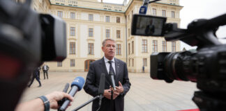Klaus Iohannis: Anumite prevederi din proiectele legilor educației trebuie îmbunătățite. Asta nu înseamnă că legile trebuie retrase