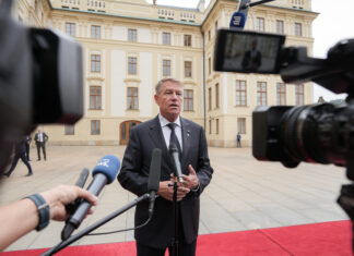 Klaus Iohannis: Anumite prevederi din proiectele legilor educației trebuie îmbunătățite. Asta nu înseamnă că legile trebuie retrase