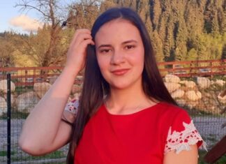 Eleva din Corbu care a obținut media 10 la BAC 2022, premiată. Mădălina Pîntea este acum studentă la Matematică