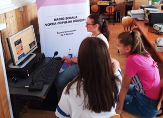 Radioul școlii. Elevii din Rădești, o comună din județul Galați, sunt redactori, pun muzică în pauze și se bucură de o „școală prietenoasă”
