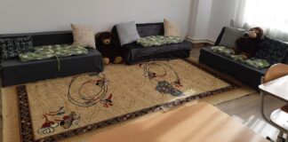 Zonă de lectură și relaxare, creată în sala de clasă. Profesoara de matematică: „Contează foarte mult pentru copii să simtă că și la școală este acasă”